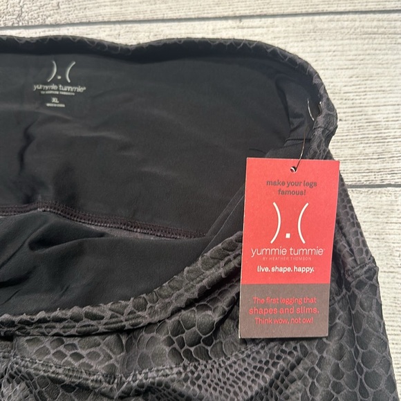 Women’s Yummie Tummie Lydia Faux Python gray leggings size XL NWT - Picture 11 of 14